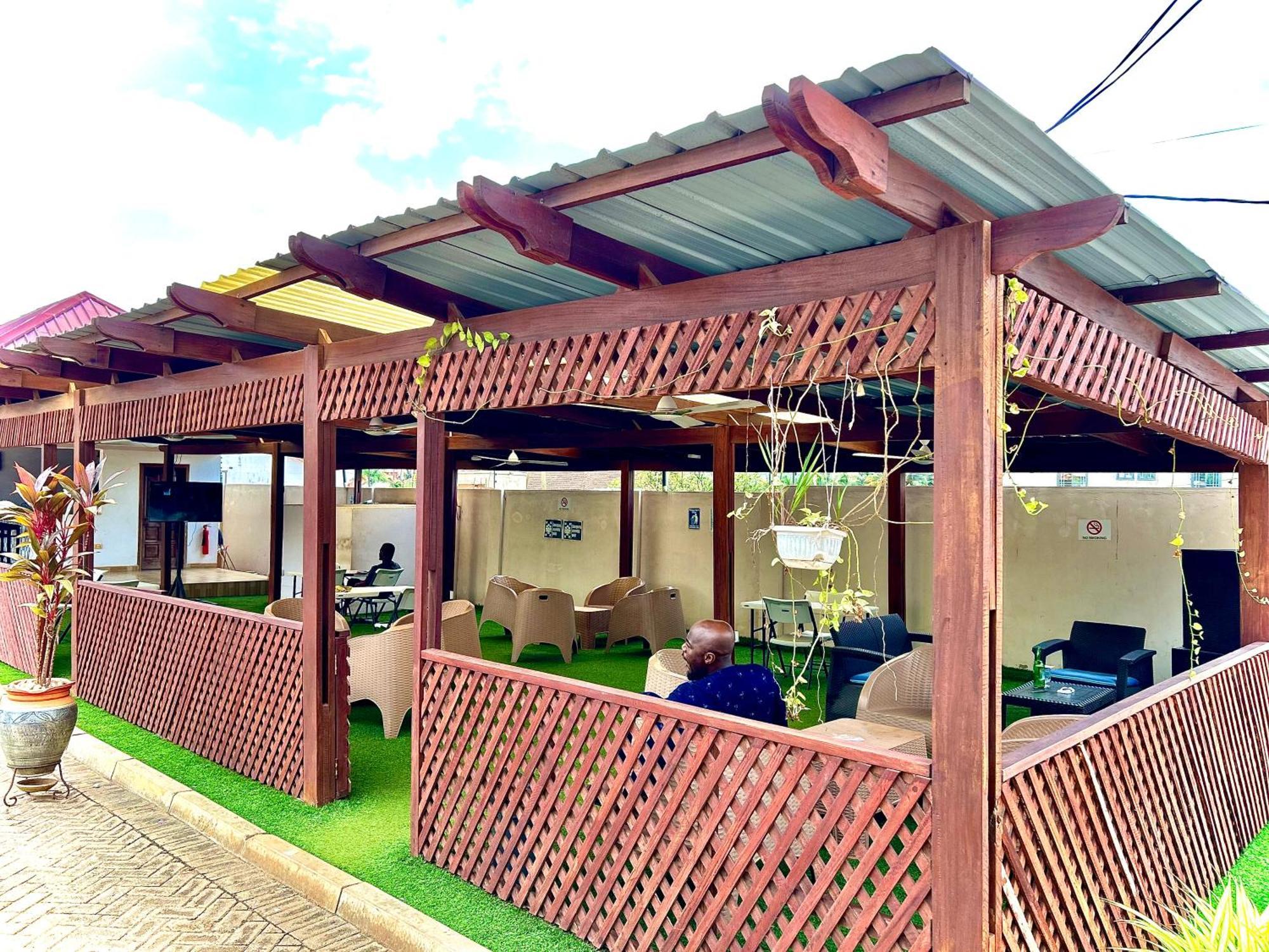 Jessie Hotel Adenta Ngoại thất bức ảnh