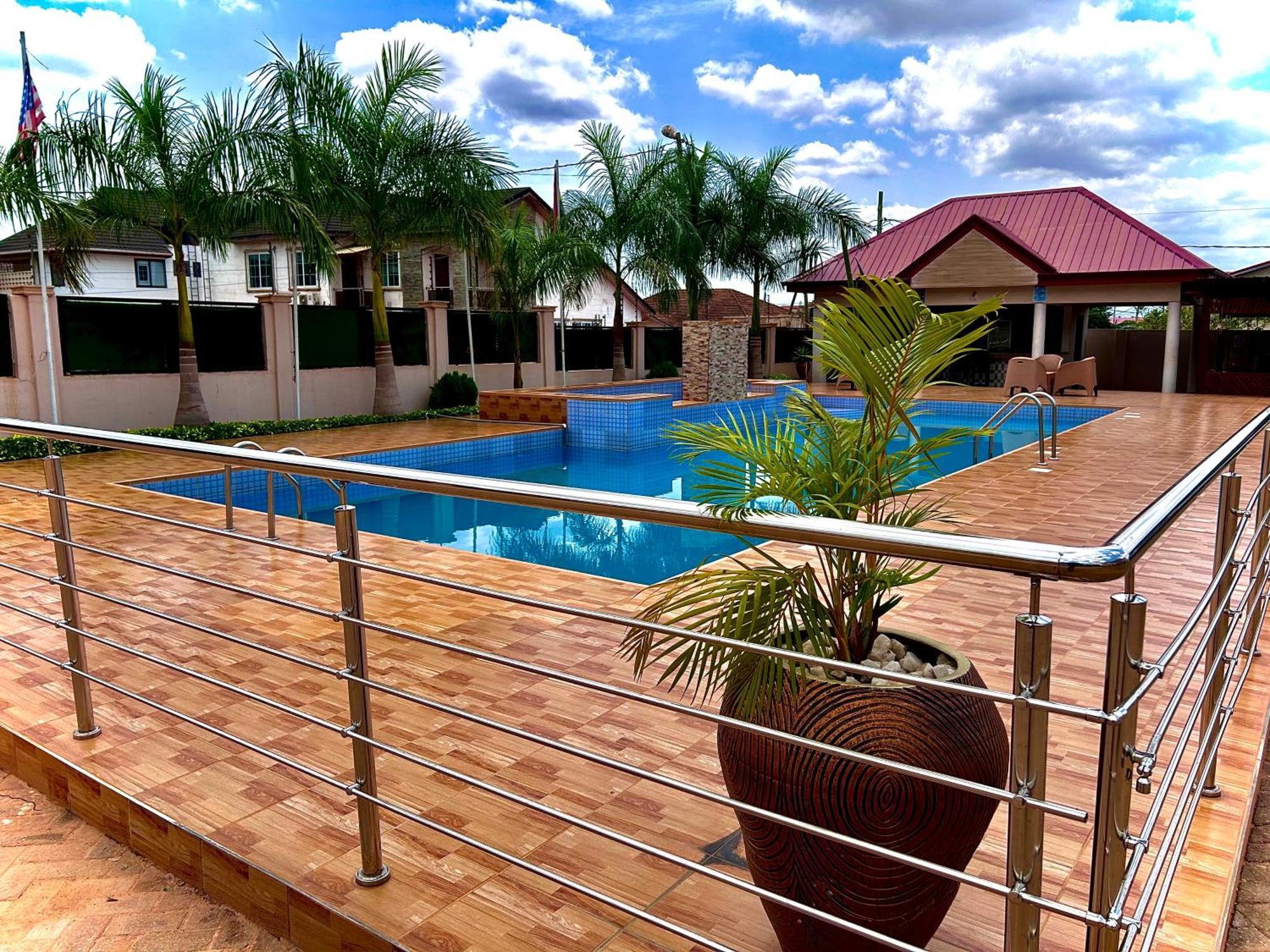 Jessie Hotel Adenta Ngoại thất bức ảnh